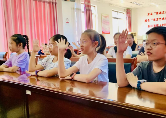 家长应供认教育的有限性也承受自身的有限性放下全知全能的重负 家长应供认教育的有限性也承受自身的有限性放下全知全能的重负