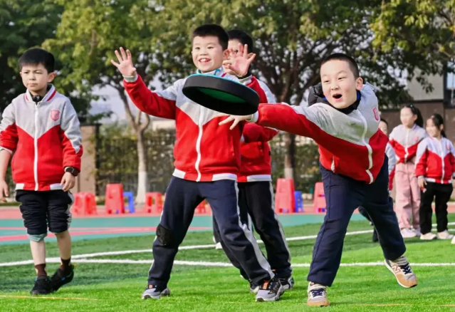 痛痛快快玩一瞬间这五分钟更是一种教育观念的刻度